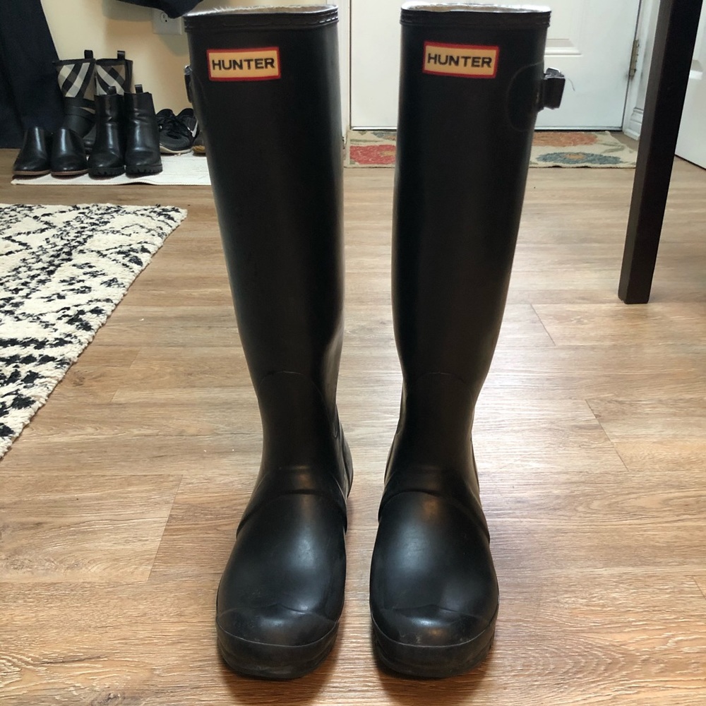 Women’s Hunter rain boots size 8